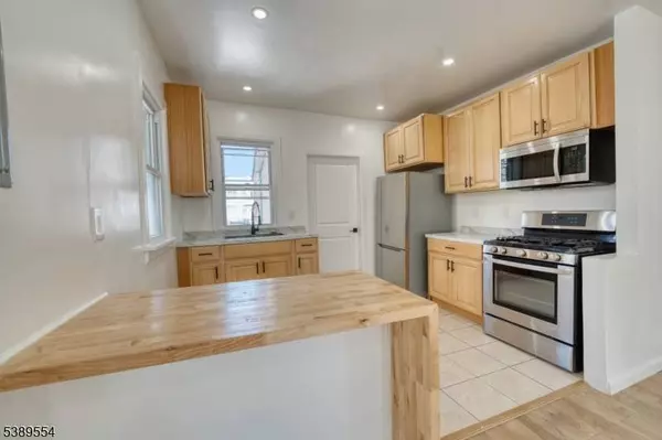 55 Tappan St #2, Kearny Town, NJ 07032