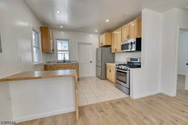 55 Tappan St #2, Kearny Town, NJ 07032