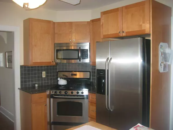 22 Crescent Ct, Newark City, NJ 07106