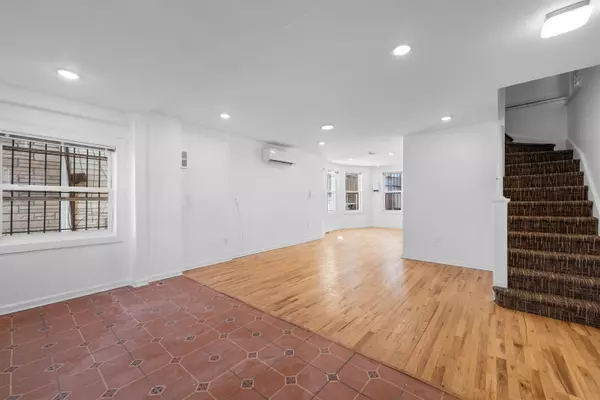 1964 KENNEDY BLVD, Jc Greenville, NJ 07306