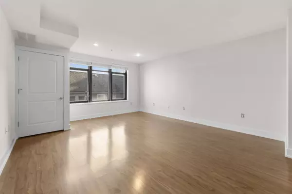 1040 JOHN F KENNEDY BLVD #302, Bayonne, NJ 07002