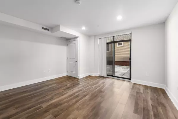 1040 JOHN F KENNEDY BLVD  #203, Bayonne, NJ 07002