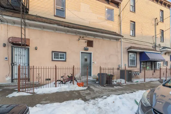 134 VAN HORNE ST  #2L, Jc Bergen-lafayett, NJ 07304