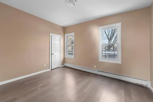 134 VAN HORNE ST  #2L, Jc Bergen-lafayett, NJ 07304