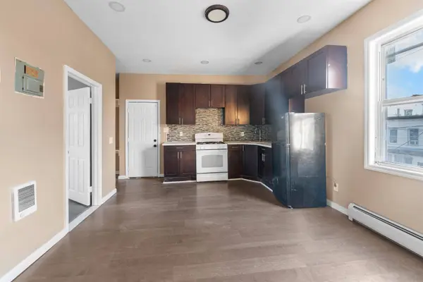 134 VAN HORNE ST  #2L, Jc Bergen-lafayett, NJ 07304