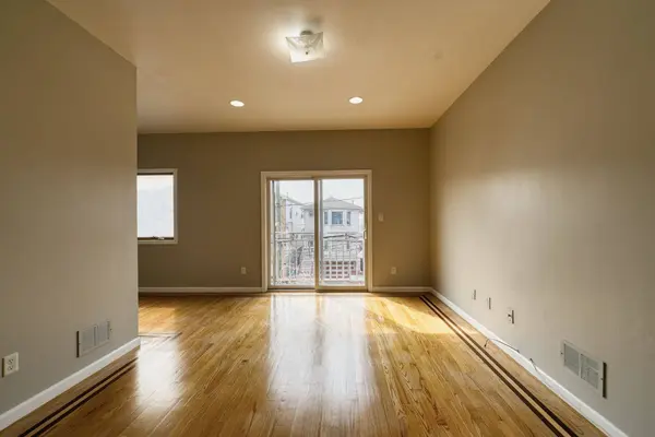 392 LIBERTY AVE  #2, Jc Heights, NJ 07307