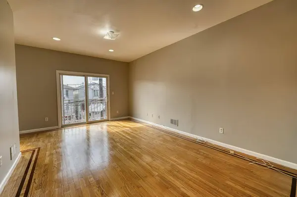 392 LIBERTY AVE  #2, Jc Heights, NJ 07307