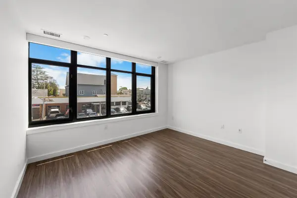 957 BROADWAY  #204, Bayonne, NJ 07002