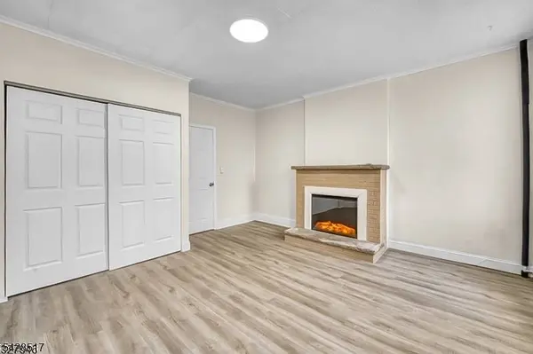 318 S 7th Street #1, Elizabeth City, NJ 07202