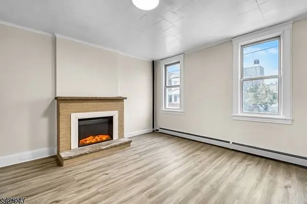 318 S 7th Street #1, Elizabeth City, NJ 07202