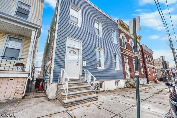 318 S 7th Street #1, Elizabeth City, NJ 07202