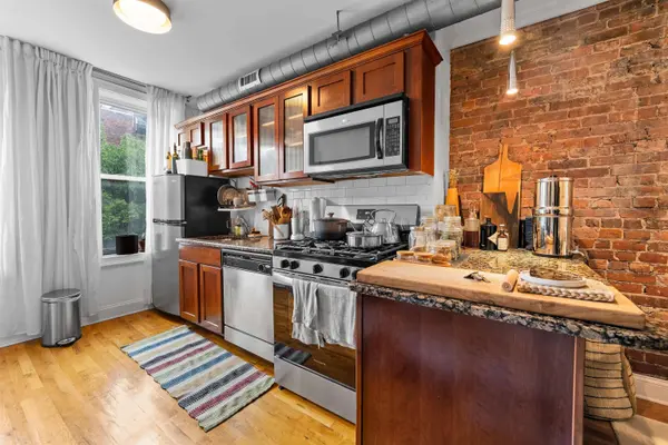 208 6TH ST  #2R, Jc Downtown, NJ 07302
