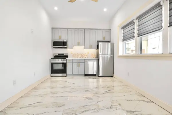 498 AVENUE A  #1F, Bayonne, NJ 07002