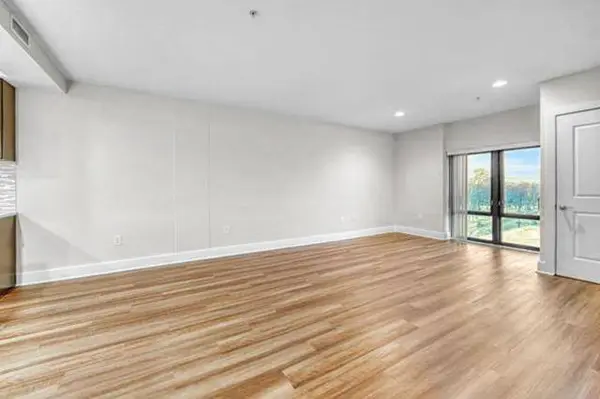 1040 JOHN F KENNEDY BLVD #301, Bayonne, NJ 07002
