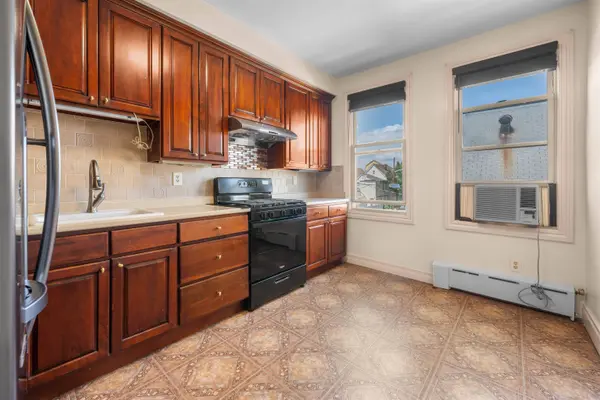 13 WEST 27TH ST  #2, Bayonne, NJ 07002