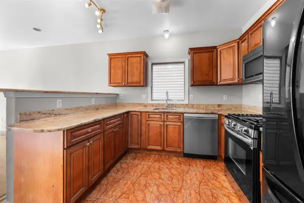 392 LIBERTY AVE #1, Jc Heights, NJ 07307