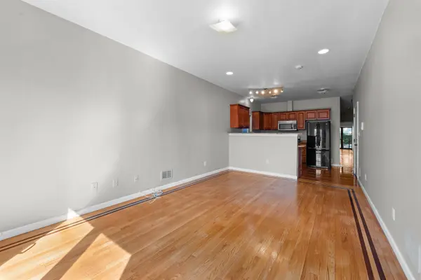 392 LIBERTY AVE #1, Jc Heights, NJ 07307