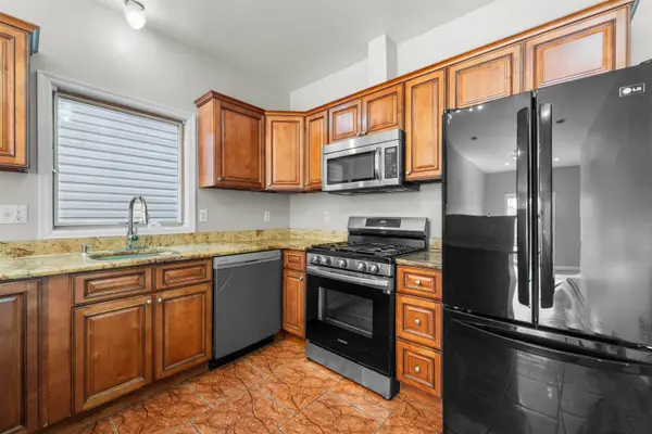 392 LIBERTY AVE #1, Jc Heights, NJ 07307
