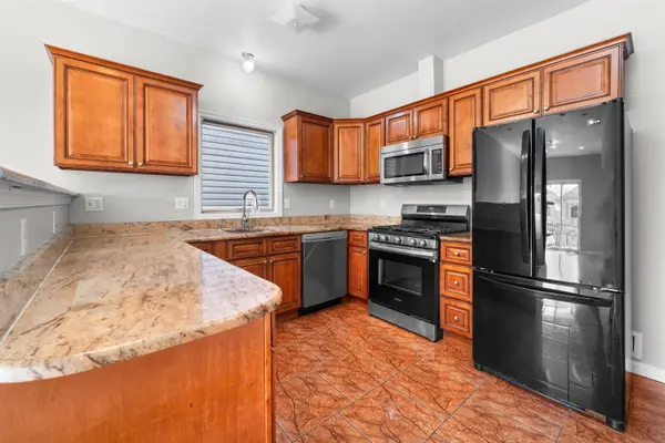 392 LIBERTY AVE #1, Jc Heights, NJ 07307