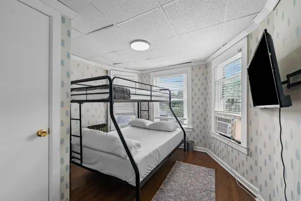 9 WEST 51ST ST, Bayonne, NJ 07002