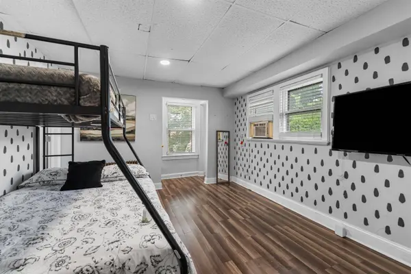 9 WEST 51ST ST, Bayonne, NJ 07002