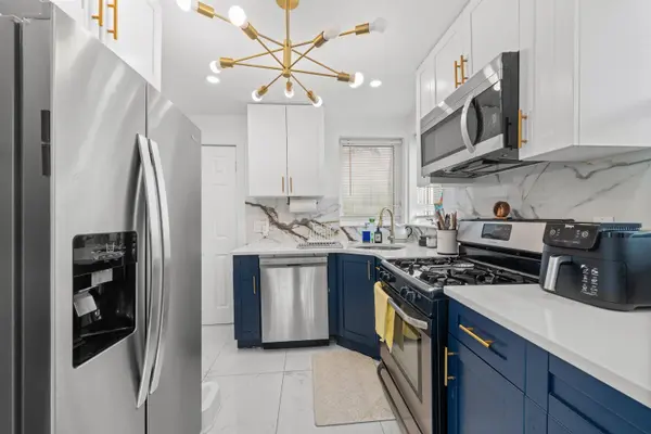 2 EGAN CT, Bayonne, NJ 07002