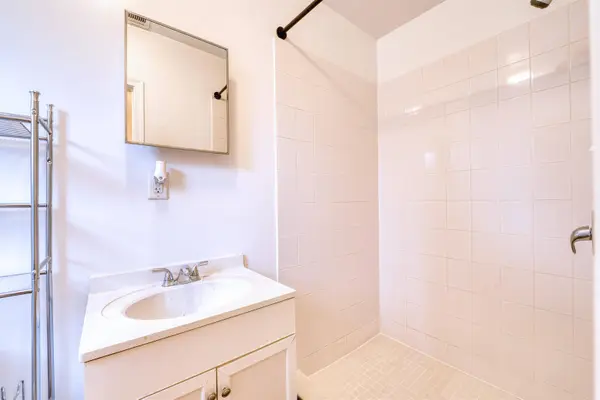 60 WEST 8TH ST #1, Bayonne, NJ 07002