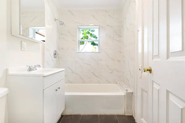 62 WEST 8TH ST, Bayonne, NJ 07002