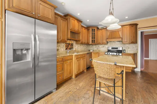 82 EAST 26TH ST, Bayonne, NJ 07002