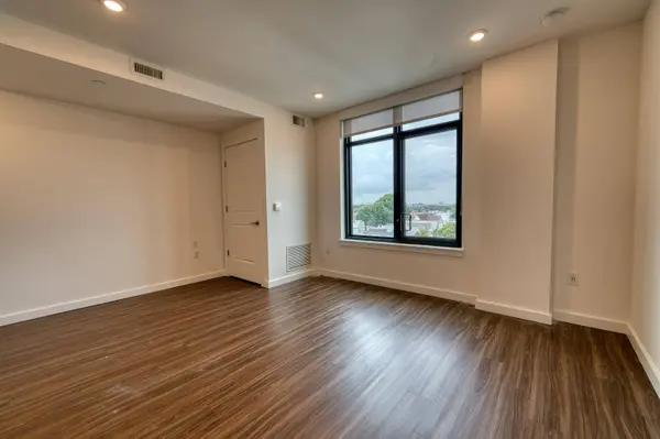 957 BROADWAY #708, Bayonne, NJ 07002