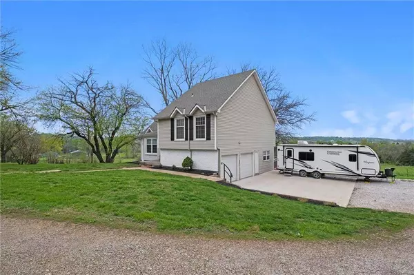 28274 W 311th ST, Paola, KS 66071