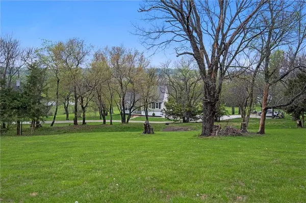 28274 W 311th ST, Paola, KS 66071