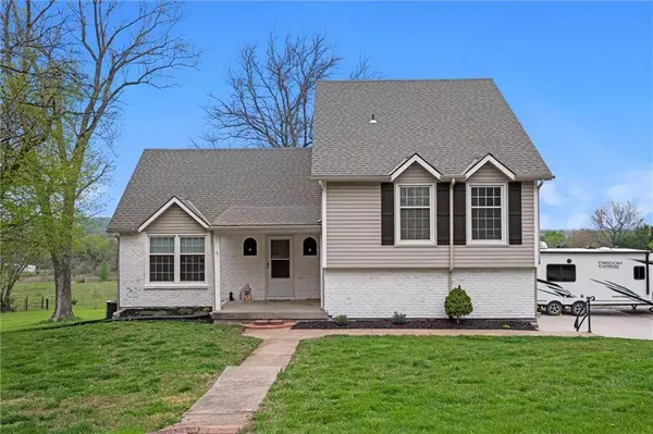 28274 W 311th ST, Paola, KS 66071