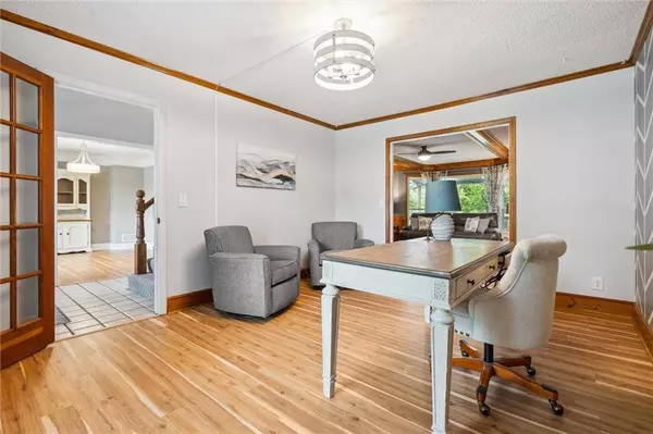 1471 E Orleans DR, Olathe, KS 66062