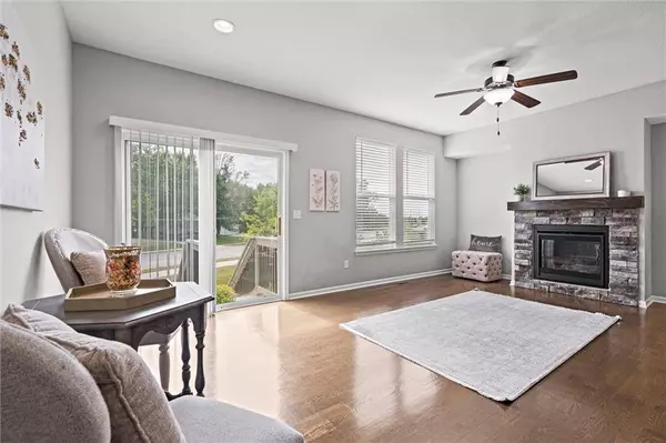 741 W Shawnee CT, Gardner, KS 66030