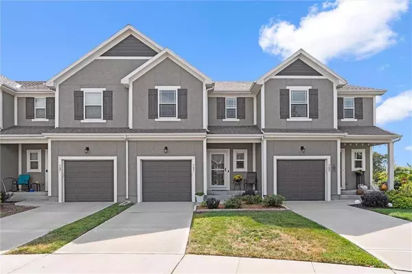 741 W Shawnee CT, Gardner, KS 66030