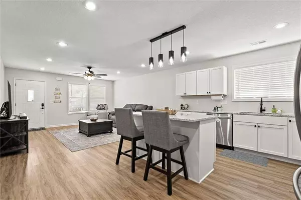 124 E Pacific AVE, Osawatomie, KS 66064