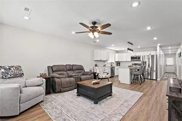 124 E Pacific AVE, Osawatomie, KS 66064