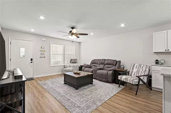 124 E Pacific AVE, Osawatomie, KS 66064