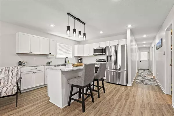 124 E Pacific AVE, Osawatomie, KS 66064