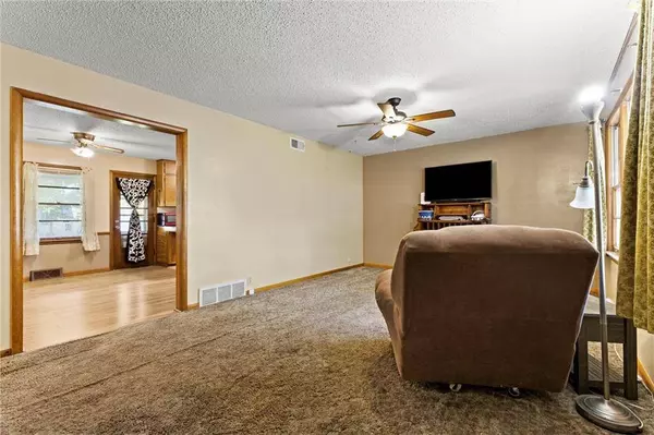 237 N BLAKE ST, Olathe, KS 66061