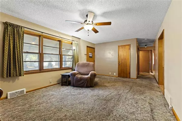 237 N BLAKE ST, Olathe, KS 66061