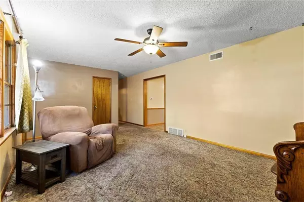 237 N BLAKE ST, Olathe, KS 66061