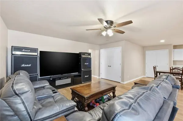 312 S Stone Creek DR, Gardner, KS 66030