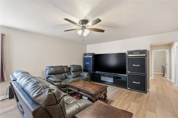 312 S Stone Creek DR, Gardner, KS 66030