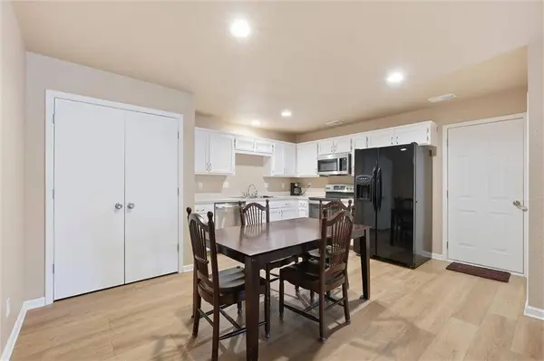 312 S Stone Creek DR, Gardner, KS 66030