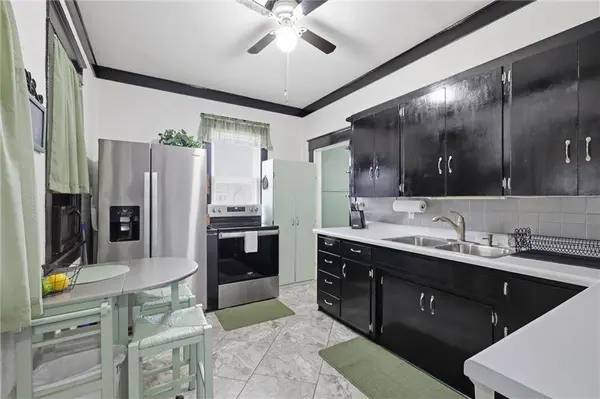 126 S OAK ST, Gardner, KS 66030