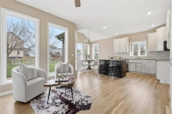 645 N Pine CIR, Gardner, KS 66030