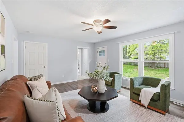 1021 S Clairborne RD, Olathe, KS 66062