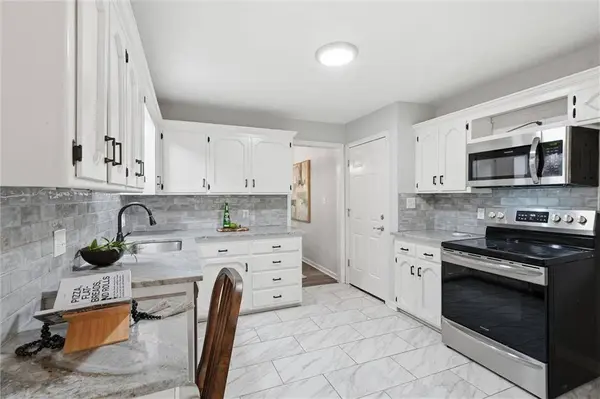 1021 S Clairborne RD, Olathe, KS 66062